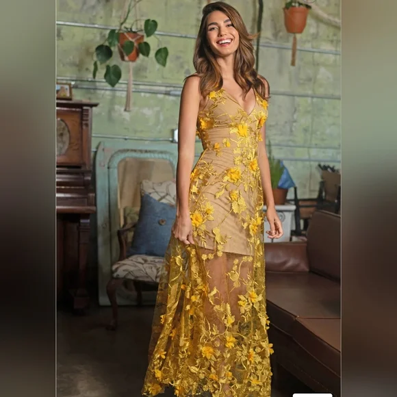 Dress the Population Dresses Sidney Deep Vneck 3d Lace Gown